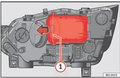 Fig. 114 Nel vano motore: estrarre il coperchio.